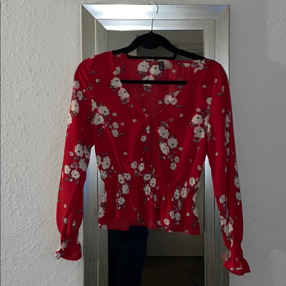 Red blouse - Picture 3 of 3